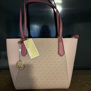 Pink Michael Kors Kimberly tote